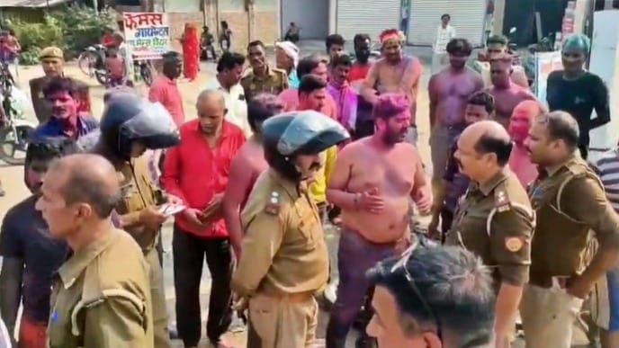 बस्ती में होली के दिन भीषण एक्सीडेंट, THAR की टक्कर से हवा में उड़े बाइक सवार