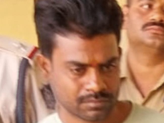 बच्ची से रेप-हत्या के दोषी की फांसी पर रोक:तिहरी मौत की सजा पर अब सुप्रीम कोर्ट करेगा सुनवाई; हाईकोर्ट ने भी बरकरार रखी थी सजा