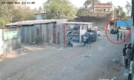 चीखता रहा व्यापारी, दिनदहाड़े उठा ले गए किडनैपर, VIDEO