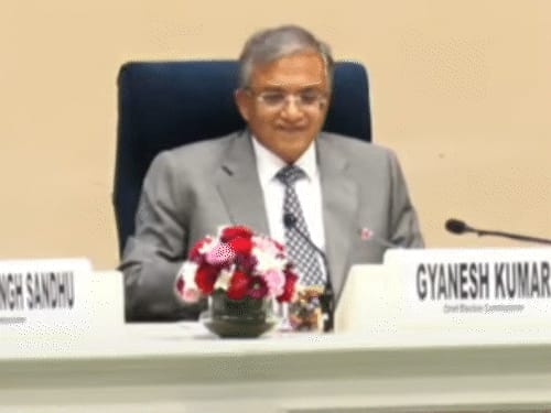 मुख्य चुनाव आयुक्त को हटाने का प्रस्ताव तैयार:लोकसभा के 120, राज्यसभा के 60 सांसदों ने दस्तखत किए, कल संसद में पेश किया जा सकता है
