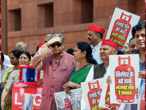 बजट सत्र का दूसरा फेज, आज 5वां दिन:LPG की बढ़ती कीमतों पर हंगामे के आसार; कल सरकार ने कहा