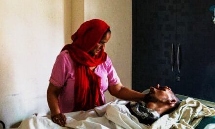 ‘बेसुध बेटे को घर की हर बात बताती थी’:हरीश राणा की मां बोली