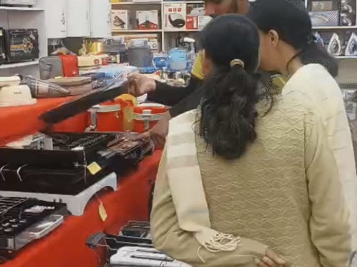 हिमाचल में इंडक्शन की डिमांड कई गुणा बढ़ी:दुकानदार बोले-पहले हफ्ते में 3 बिकते थे, अब रोज 10 बिक रहे, कमर्शियल LPG की किल्लत
