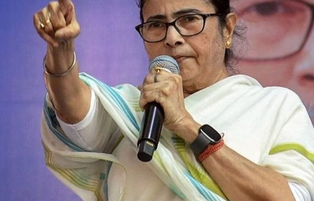 पश्चिम बंगाल में पुजारियों–मुअज्जिनों का मानदेय ₹500 बढ़ा:अब हर महीने ₹2000 मिलेंगे; चुनाव के ऐलान से सवा घंटे पहले ममता का ट्वीट