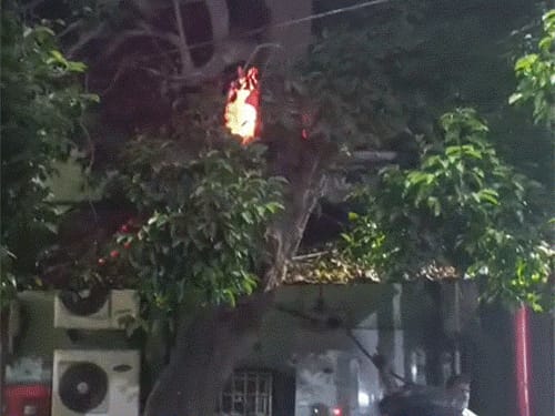 ओडिशा-कटक के सरकारी हॉस्पिटल में आग, 10 मरीजों की मौत:11 कर्मचारी भी झुलसे; मृतकों के परिजन को 25-25 लाख मुआवजा