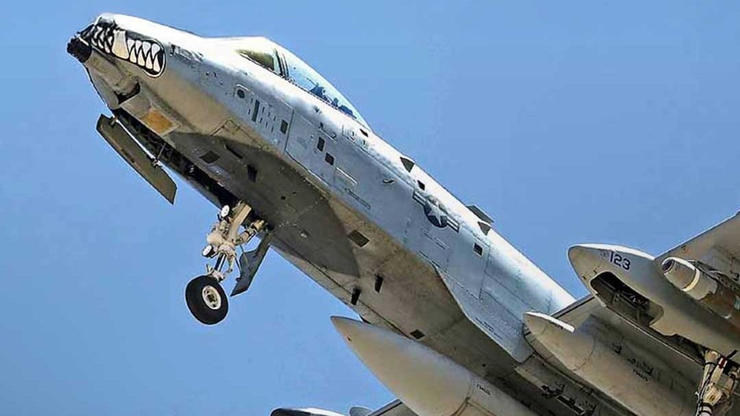 A-10 थंडरबोल्ट II कितना खतरनाक? जानें ताकत