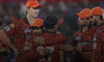 IPL के ओपनिंग मैच के टिकट को लेकर फैंस का बड़ा आरोप