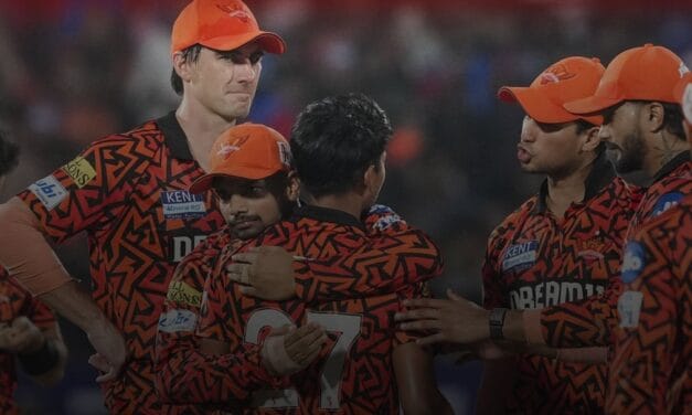 IPL के ओपनिंग मैच के टिकट को लेकर फैंस का बड़ा आरोप