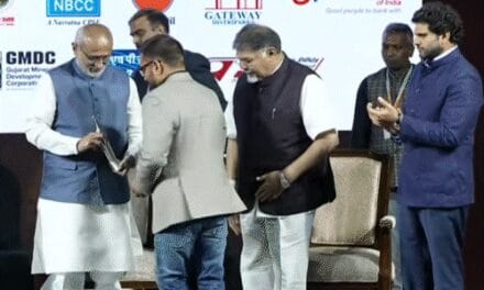 दैनिक भास्कर के 2 जर्नलिस्ट को रामनाथ गोयनका अवॉर्ड’:बांग्लादेशी अंग तस्करों के रैकेट, शिशु तस्करी नेटवर्क का खुलासा किया था