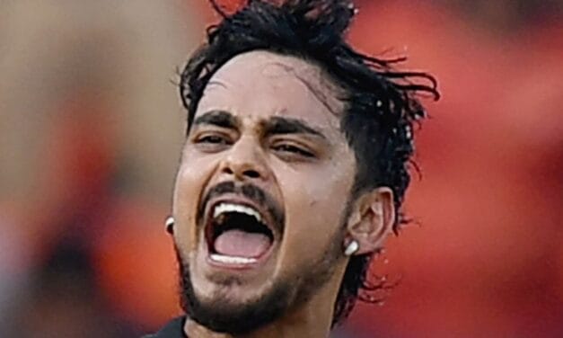 RCB से भिड़ेगी SRH, विराट कोहली पर सबकी नजरें