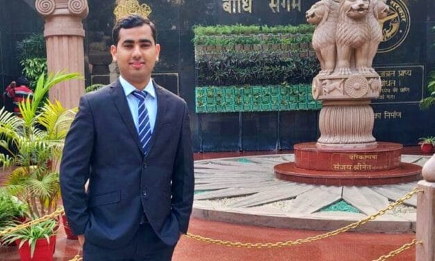 UPPSC रिजल्ट: आजमगढ़ के अखिल पहले ही प्रयास में बने असिस्टेंट कमिश्नर