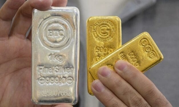 हाई से अब भी ₹2.06 लाख सस्ती चांदी, सोना 53000 रुपये टूटा, New Rates