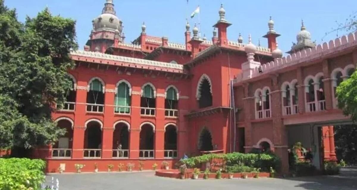 HC का बड़ा फैसला, 9 पुलिसवालों को मृत्युदंड की सजा, टॉर्चर कर ली थी बाप-बेटे की जान