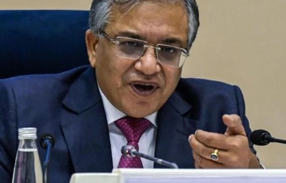 मुख्य चुनाव आयुक्त को हटाने का प्रस्ताव खारिज:लोकसभा और राज्यसभा में विपक्ष लेकर आया था महाभियोग प्रस्ताव, 193 सांसदों ने साइन किए थे