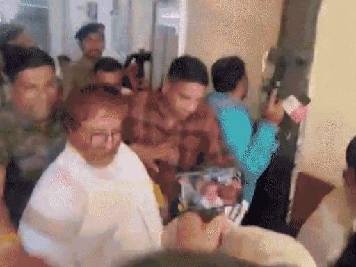 रेप केस में सजा काट रहे नारायण साईं को तलाक:इंदौर की फैमिली कोर्ट ने दी मंजूरी; पत्नी को 2 करोड़ रुपए एलुमनी का आदेश