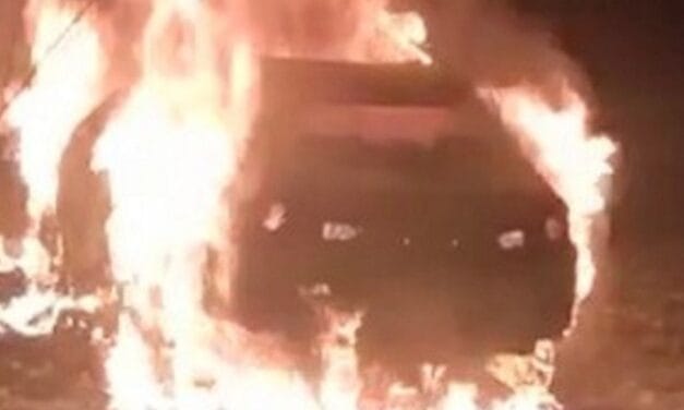 केरल: 85 साल के बुजुर्ग ने डॉक्टर के घर जाकर कार में लगाई आग, खुद भी झुलसा