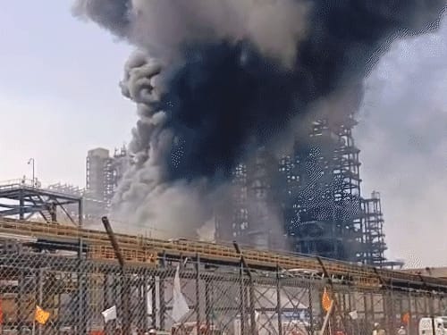 राजस्थान में हिंदुस्तान पेट्रोलियम की रिफाइनरी में आग:कई घंटे बाद काबू पाया गया; कल प्रधानमंत्री उद्घाटन करने वाले थे, घटना के बाद कार्यक्रम स्थगित