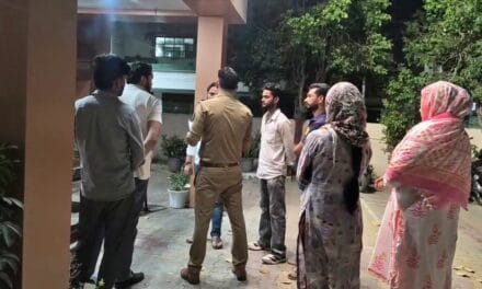 'चाची आई लव यू' बोलना पड़ा भारी, लड़की ने बीच सड़क सिखाया सबक