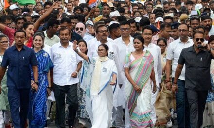 दूसरे चरण का प्रचार खत्म, 142 सीटों पर वोटिंग कल:ममता रोड शो में 6 किमी पैदल चलीं; शाह बोले