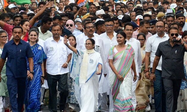 दूसरे चरण का प्रचार खत्म, 142 सीटों पर वोटिंग कल:ममता रोड शो में 6 किमी पैदल चलीं; शाह बोले