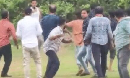 बंगाल में वोटिंग के दौरान हिंसा-मारपीट, 9 VIDEO:BJP कैंडिडेट की कार में तोड़फोड़, एजेंट पर रॉड से हमला; TMC पार्षद और निर्दलीय प्रत्याशी में मारपीट