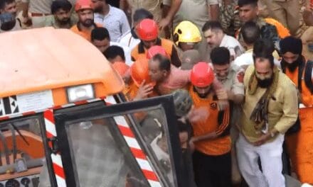 जम्मू के बनतालाब में पुल गिरा, 5-7 मजदूर दबे:एक की मौत; रेस्क्यू जारी, दावा