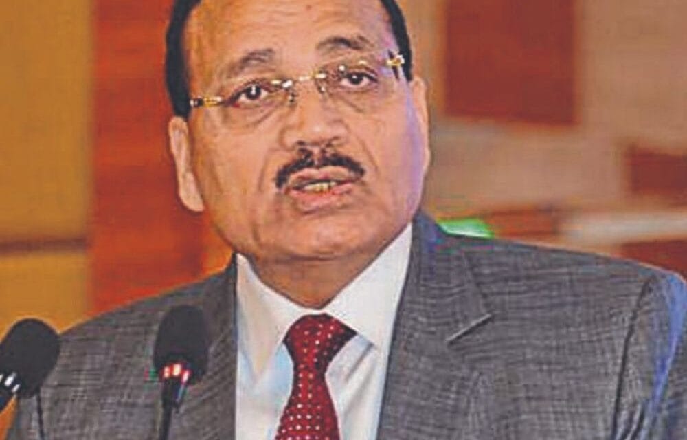 CJI बोले मुझे डांटकर चैम्बर से बाहर निकाल दिया था:फिर उन्हीं जज की सलाह पर छोड़ा न्यायिक सेवा इंटरव्यू; मुस्कुराकर पूछा, क्या मेरा फैसला सही था