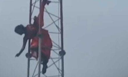 प्रेमी को जेल से छुड़ाने टावर पर चढ़ गई नाबालिग प्रेमिका