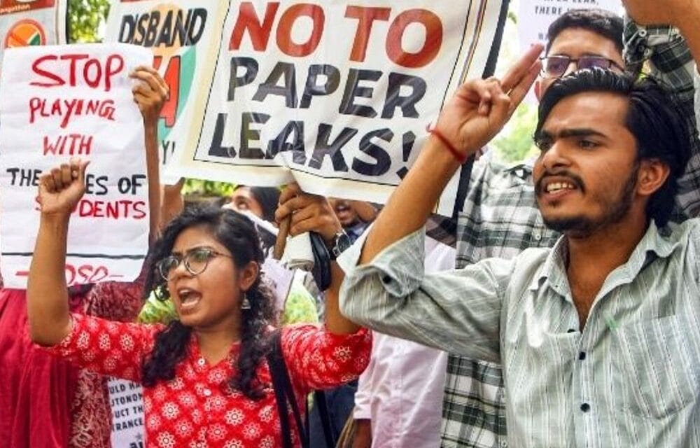 NEET-UG एग्जॉम कैंसिल होने के बाद पहली बैठक:शिक्षा मंत्री के घर अधिकारी पहुंचे; नई डेट पर चर्चा, अभी घोषणा बाकी