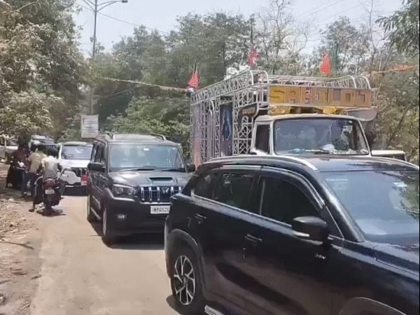 9 रैलियां निकलीं, एक नियुक्ति निरस्त, एक नोटिस:पीएम की अपील के बावजूद एमपी में नेताओं के काफिले पर लगाम नहीं, सिर्फ दो पर एक्शन