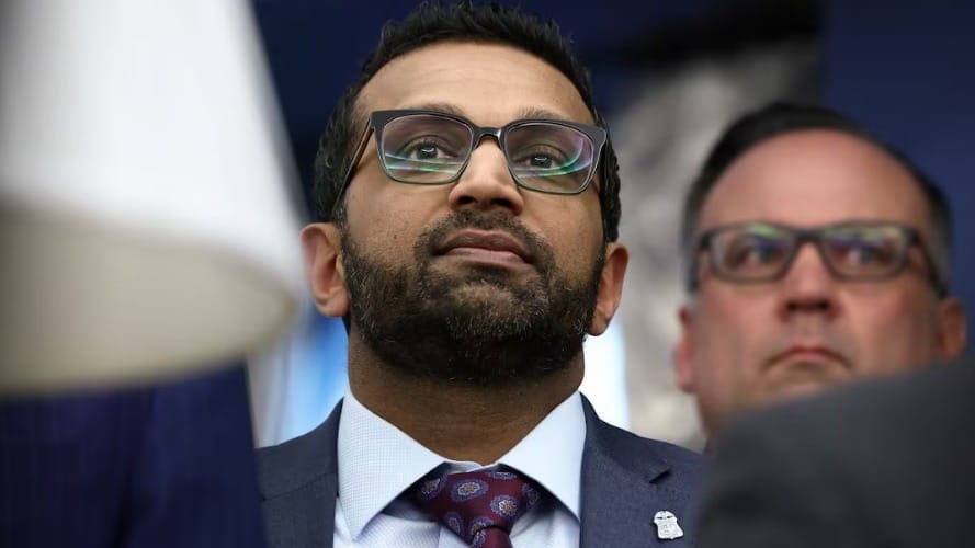 FBI जेट, $50 हजार का सूट और गर्लफ्रेंड संग लग्जरी डेट… विवादों में काश पटेल