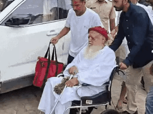 हाईकोर्ट का फैसला-आसाराम को करना होगा सरेंडर, सजा बरकरार:नाबालिग से यौन उत्पीड़न केस में 2 आरोपी बरी, करीब एक महीने बाद सुनाया डिसीजन