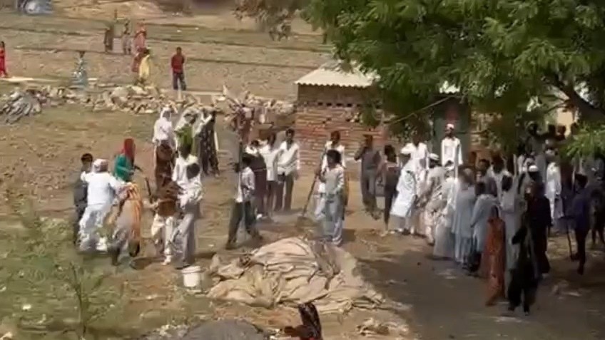 नूंह: ईद की नमाज के बाद दो गुटों में हिंसक झड़प, 12 लोग घायल
