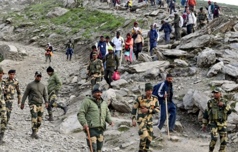 भास्कर अपडेट्स:अमरनाथ यात्रा में रिकॉर्ड 80 हजार जवानों की होगी तैनाती, 5 लाख श्रद्धालु आ सकते हैं