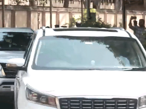 कर्नाटक में कांग्रेस विधायक दल की बैठक आज:सिद्धारमैया के इस्तीफे के बाद डीके शिवकुमार का नेता चुनना तय, राज्यपाल से मिले