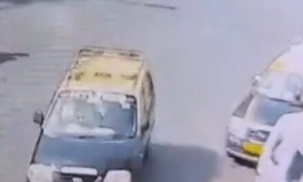 मुंबई में बस ने 3 गाड़ियों को टक्कर मारी, VIDEO:एक की मौत, कंडक्टर समेत 3 घायल; पुलिस ने ड्राइवर को हिरासत में लिया