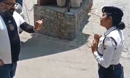 सील्ड रोड पर टूरिस्ट और महिला कांस्टेबल में बहस:शिमला से वीडियो वायरल, वाहन रोकने और लाइसेंस मांगने पर बढ़ा विवाद