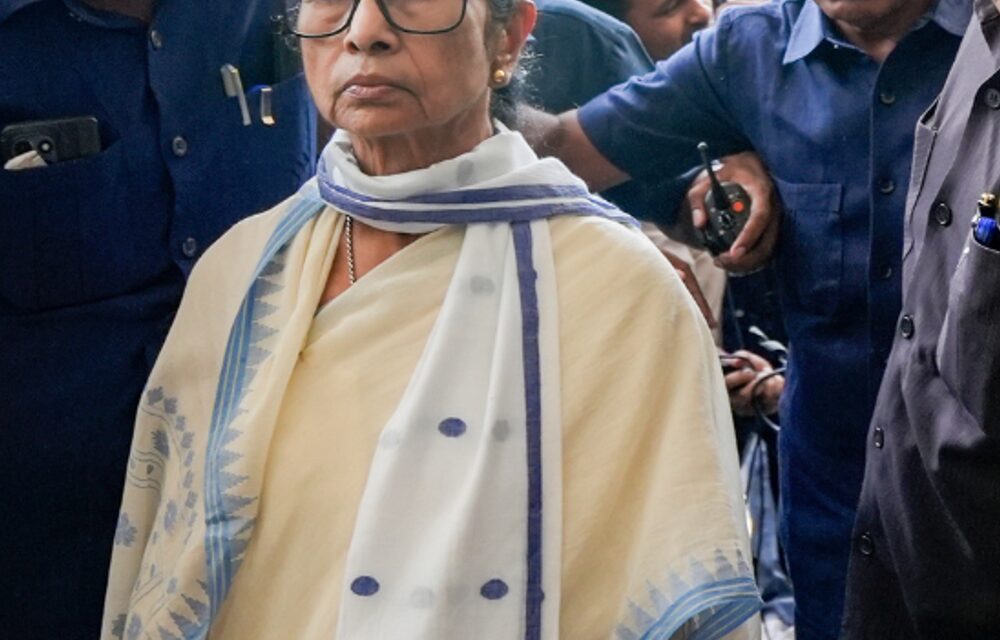 ममता ने कल्याण बनर्जी को लोकसभा में चीफ व्हिप बनाया:स्पीकर को लेटर लिखा; एक दिन पहले TMC के 20 बागी सांसदों ने काकोली घोष को चुना था