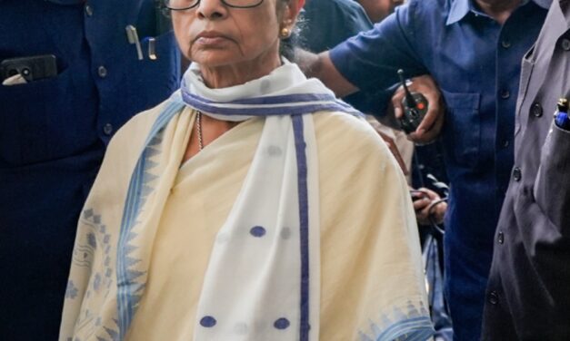 ममता ने कल्याण बनर्जी को लोकसभा में चीफ व्हिप बनाया:स्पीकर को लेटर लिखा; एक दिन पहले TMC के 20 बागी सांसदों ने काकोली घोष को चुना था