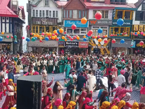 शिमला इंटरनेशनल समर फेस्टिवल में झूमे टूरिस्ट:320 आंगनबाड़ी वर्कर-हेल्पर ने डाली ‘महानाटी’; सांस्कृतिक संध्या में सिंगर ज्योतिका का धमाल