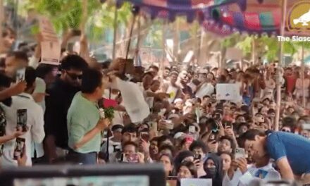 कॉकरोच पार्टी का आज दो शहरों में प्रदर्शन:हैदराबाद में वांगचुक शामिल हुए, दीपके बेंगलुरु पहुंचेंगे; शिक्षा मंत्री प्रधान के इस्तीफे की मांग