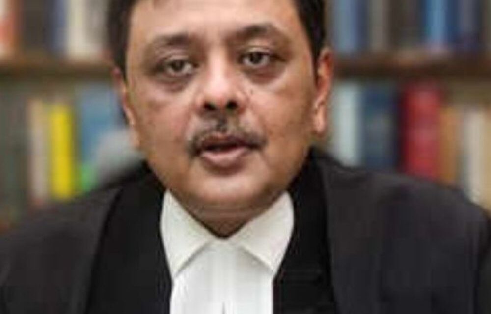 भास्कर अपडेट्स:पूर्व जज गौतम पटेल को सैयदना फैसले पर धमकियां मामले में मुंबई पुलिस ने FIR दर्ज की