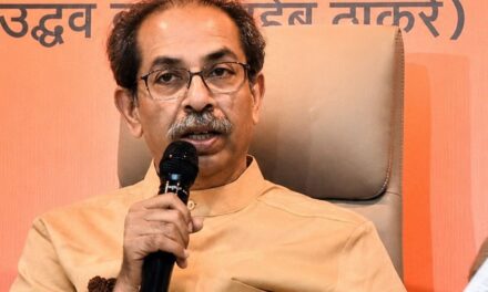 उद्धव ठाकरे की शिवसेना में टूट की अटकलें:शिंदे गुट के MLC का दावा-खुशी जाएं