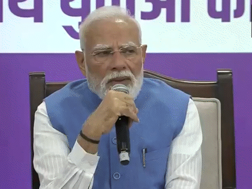 PM मोदी ने 15 लाख युवाओं को ₹2400 करोड़ दिए:कहा