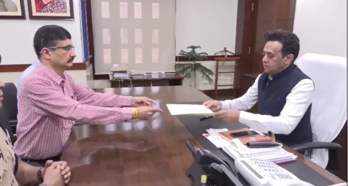 राम मंदिर चंदा चोरी पर SIT ने गृह सचिव को सौंपी रिपोर्ट, बताया 'गोपनीय'