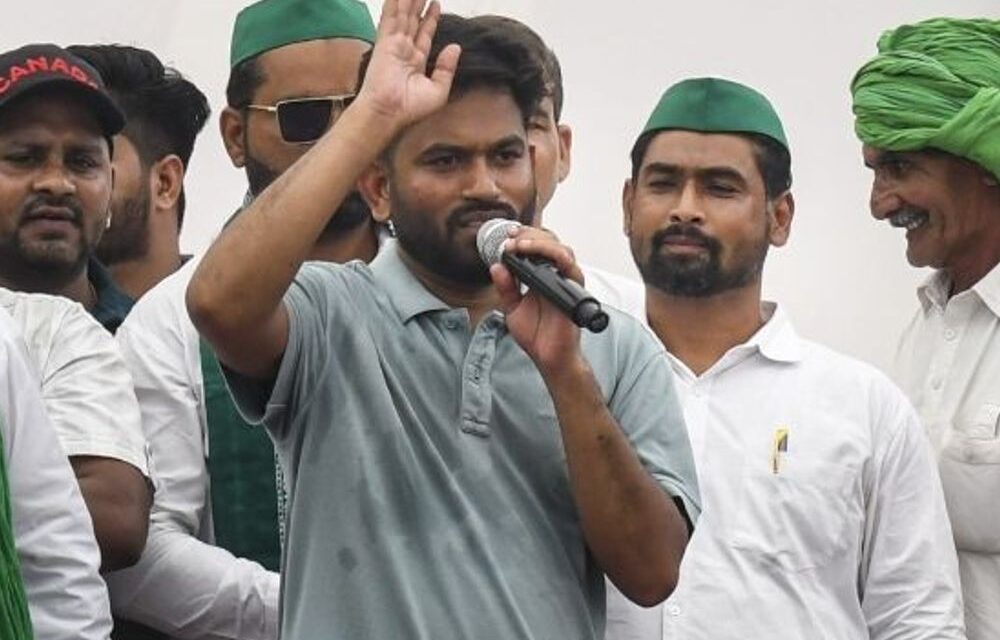 कॉकरोच पार्टी फाउंडर दीपके बोले