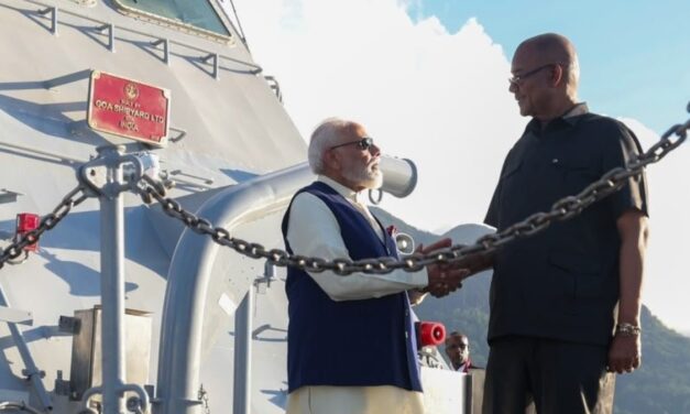 सेशेल्स को भारत का तोहफा! PM मोदी ने सौंपा 'मेड इन इंडिया' पेट्रोल वेसल