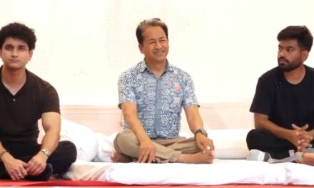 सोनम वांगचुक ने जंतर-मंतर पर भूख हड़ताल शुरू की:NEET पेपर लीक पर धर्मेन्द्र प्रधान के इस्तीफे की मांग; कॉकरोच पार्टी के आंदोलन का 9वां दिन