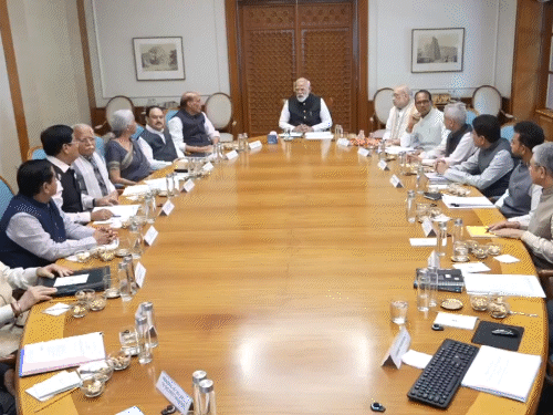 PM मोदी ने सचिवों के साथ की उच्चस्तरीय बैठक:कहा