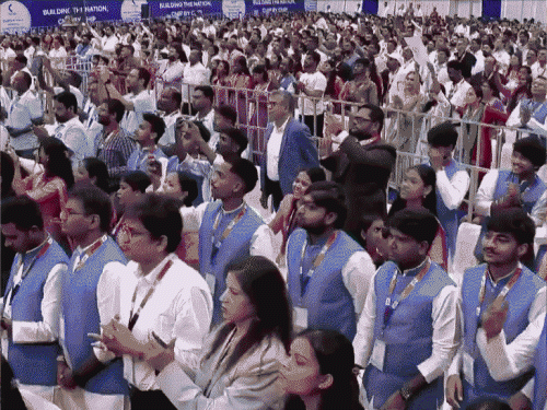 मोदी ने गुजरात में सेमीकंडक्टर प्लांट का उद्घाटन किया:पीएम बोले